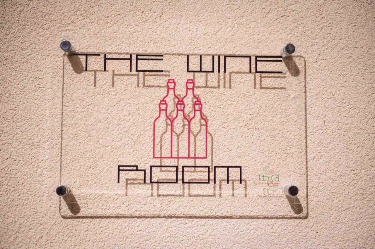 The Wine Room Castelbuono  Buitenkant foto